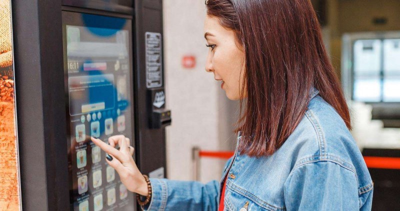 Kombiautomat QUBE by Flavura Vending Automaten: Snackautomat, Foodautomat,  Getränkeautomat, Verkaufsautomat, Warenautomat